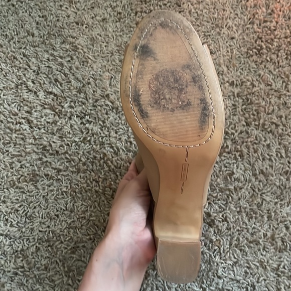 VINCE CAMUTO HEELS SIZE 12! - Picture 4 of 4